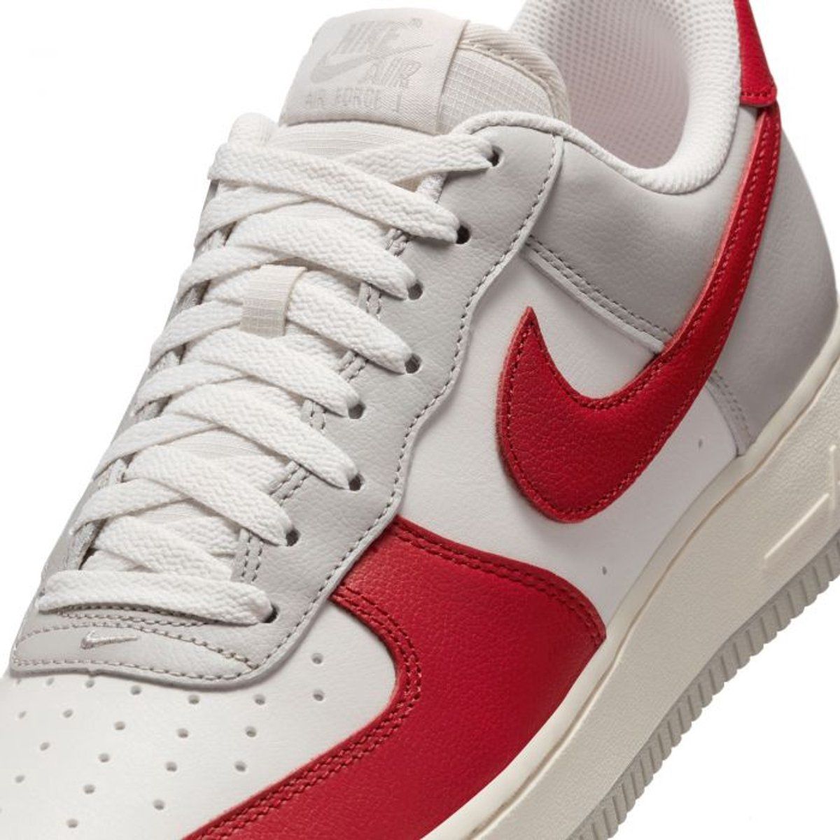 Nike Air Force 1 '07 - Rood / Grijs / Wit / Gebroken Wit